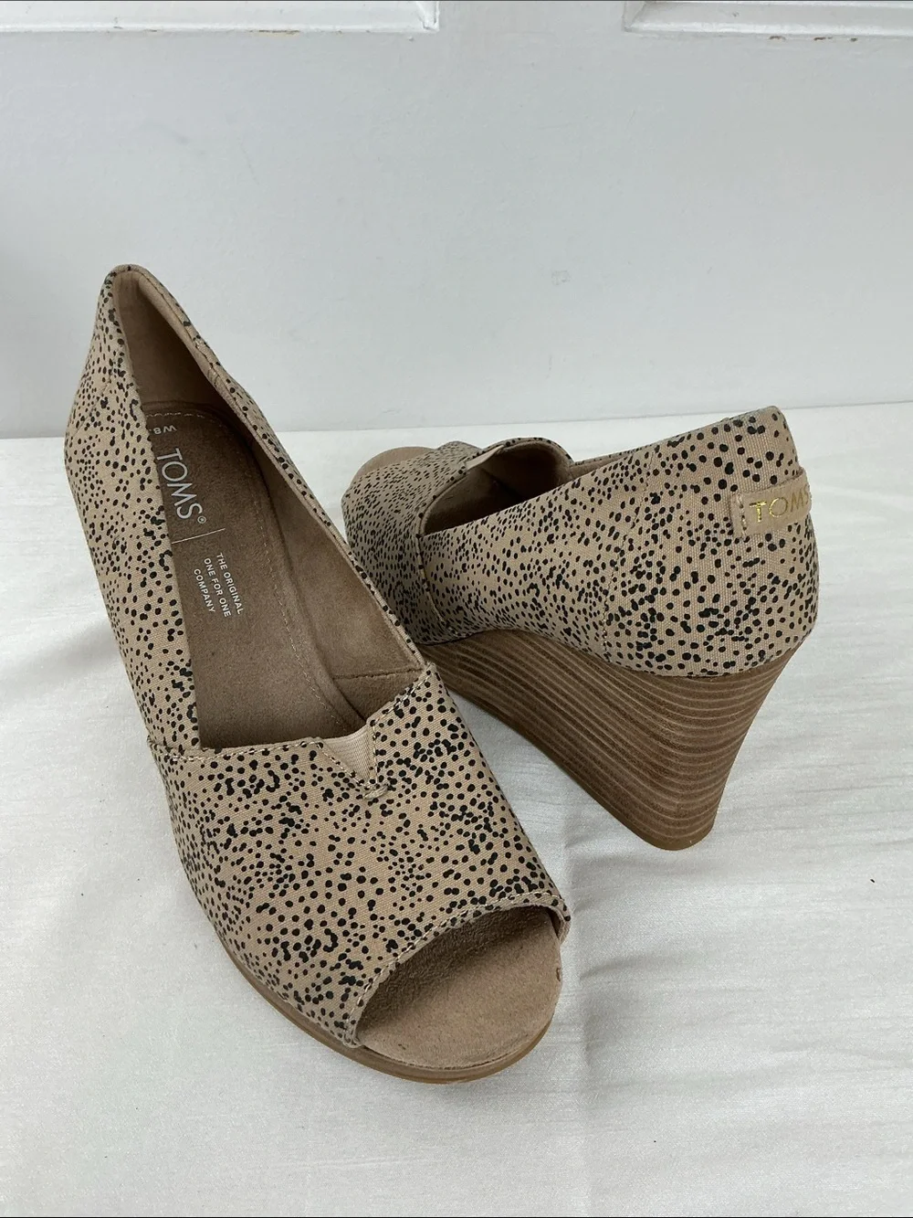 Toms Canvas Peep-Toe Wedge Sandals Animal Print Size 8.5